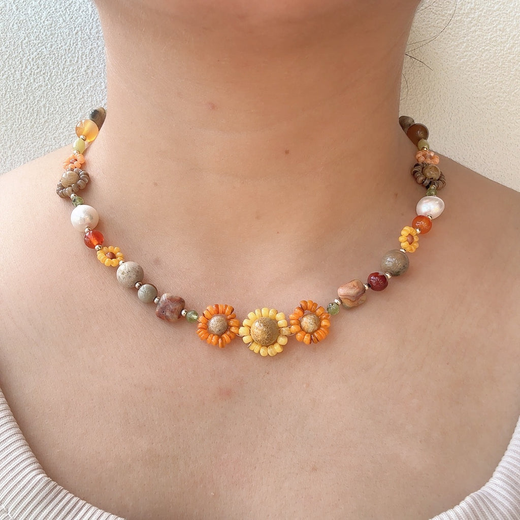 Daisy Flower Necklace Seed Bead Gemstone Jewelry