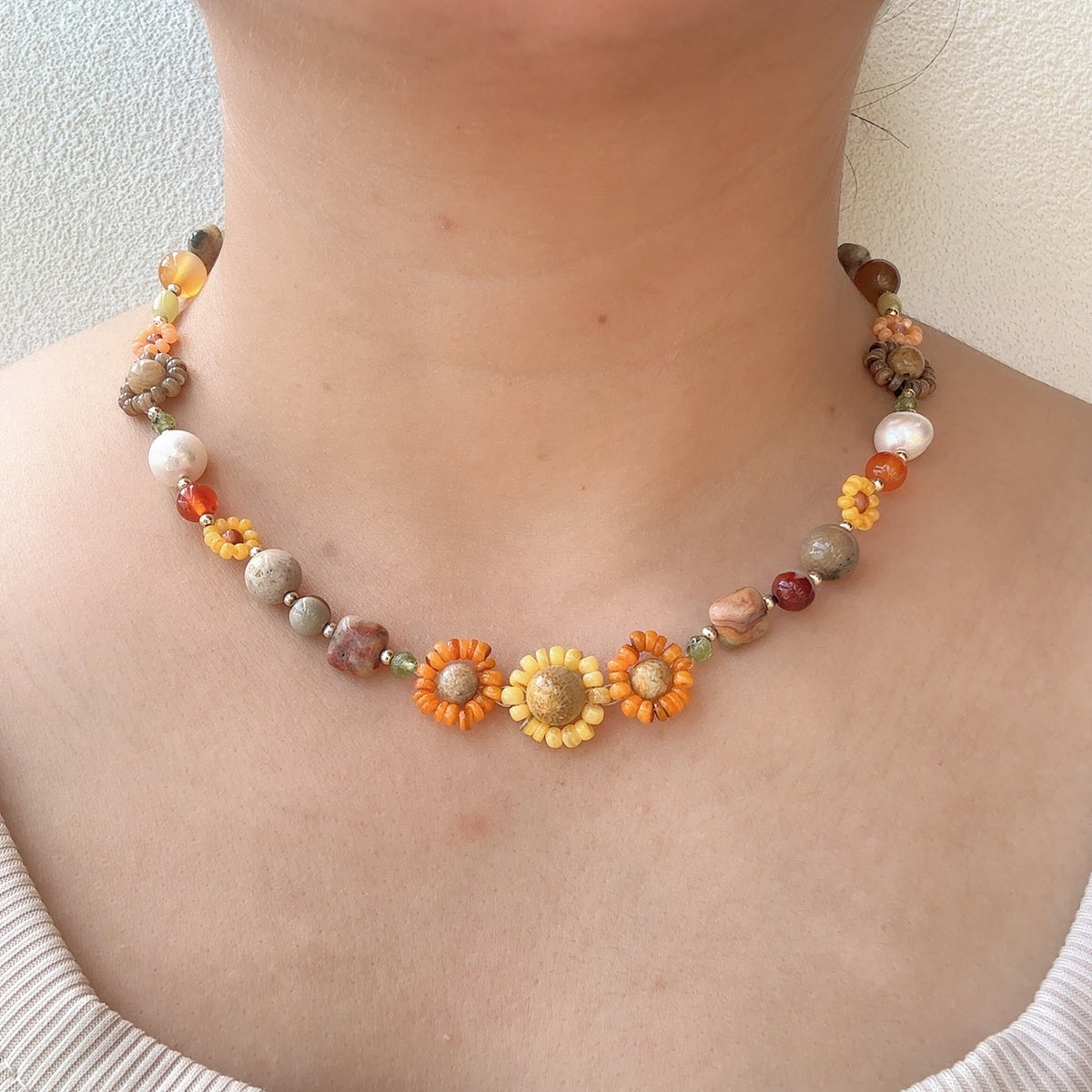 Daisy Flower Necklace Seed Bead Gemstone Jewelry